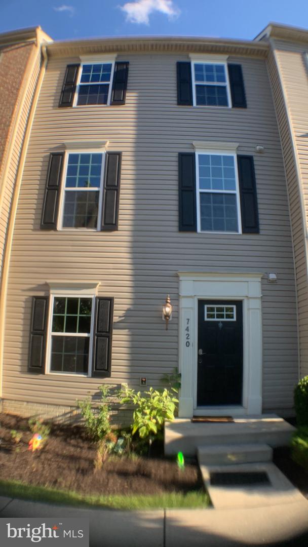 7420 Singers Way Property Photo 1