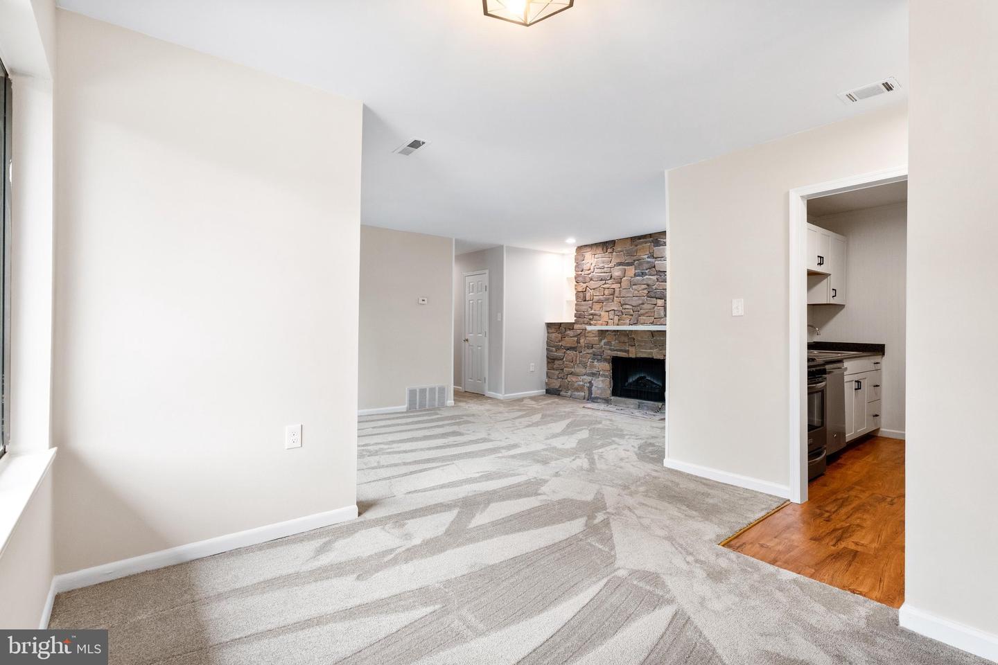 10528 Cross Fox Ln #f-1 Property Photo 7