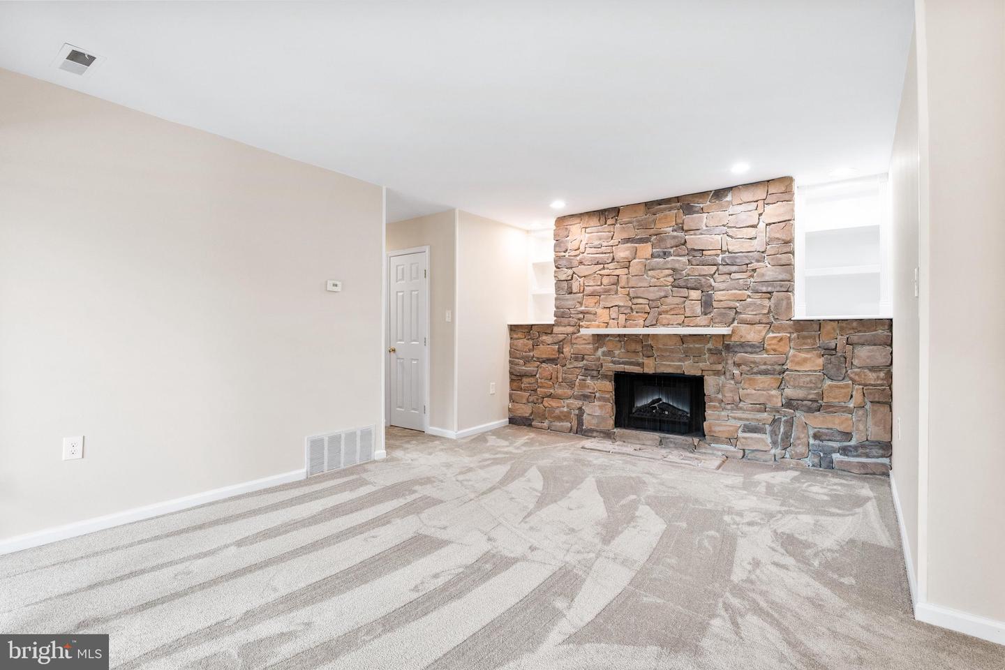 10528 Cross Fox Ln #f-1 Property Photo 8
