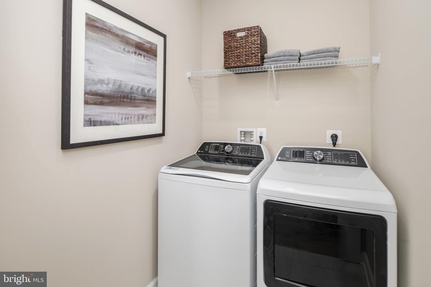 9634 Stone Well Way Property Photo 10