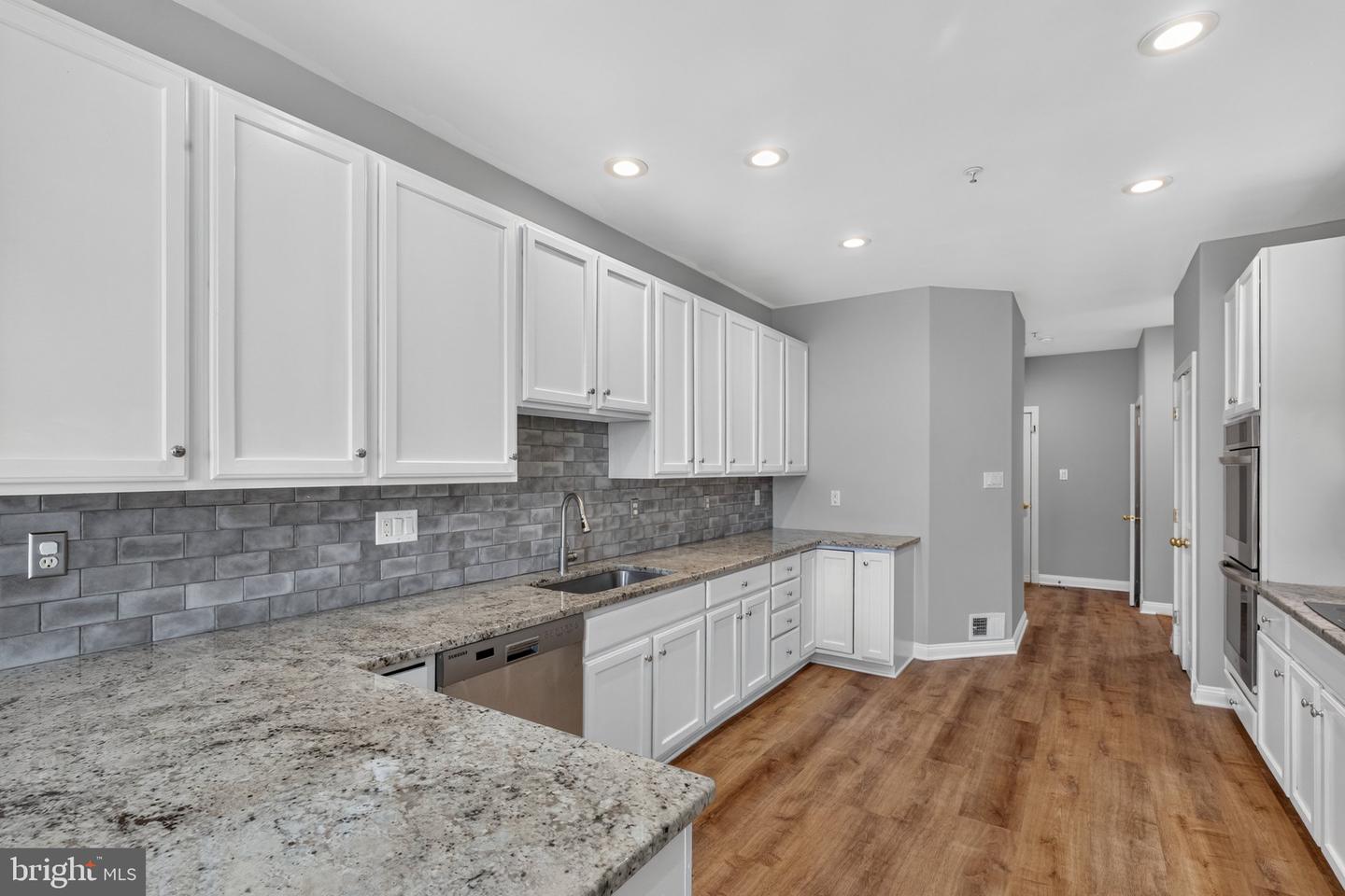 8702 Timber Oak Ln Property Photo 14