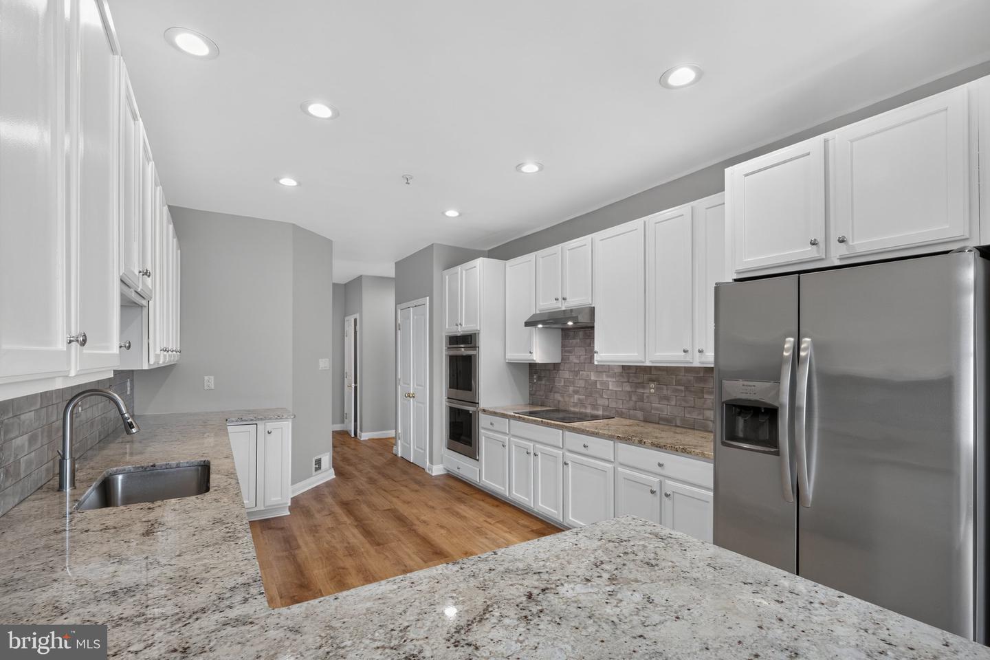 8702 Timber Oak Ln Property Photo 16