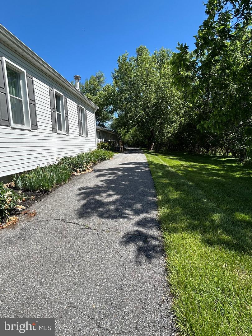 4871 Ten Oaks Rd Property Photo 4