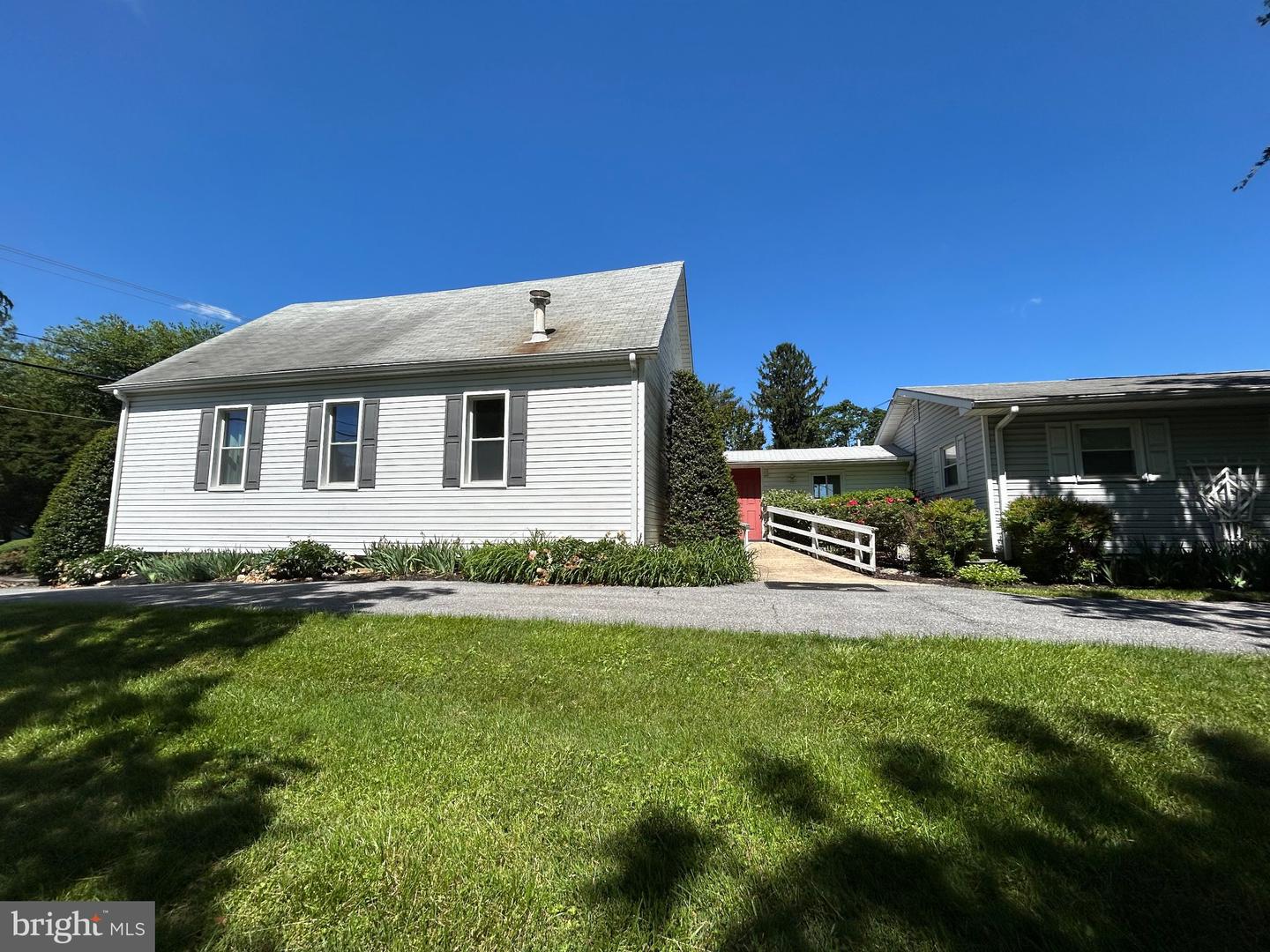 4871 Ten Oaks Rd Property Photo 5