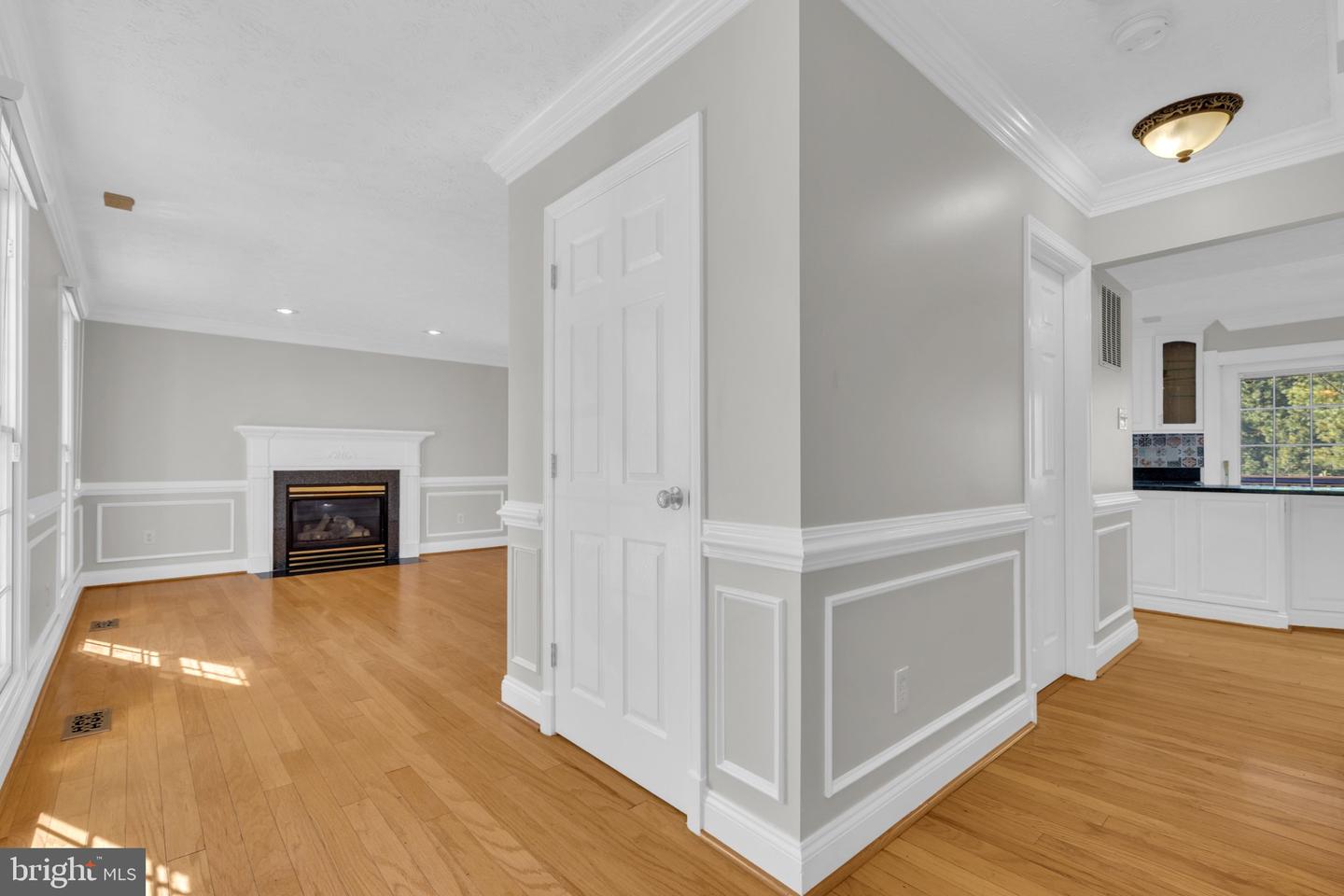 9392 Sewall Ave Property Photo 3