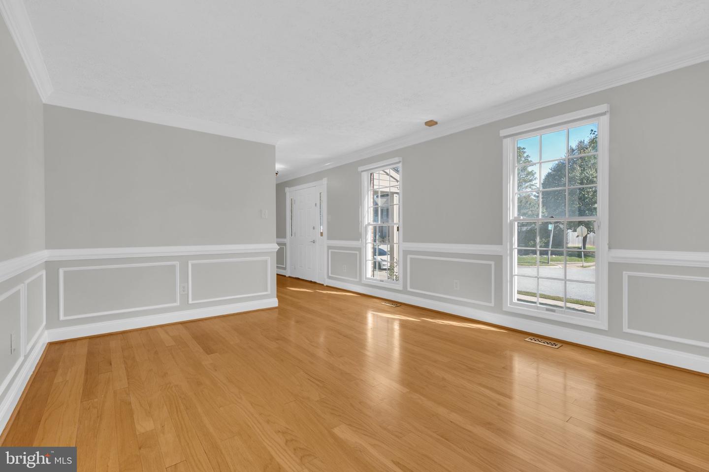 9392 Sewall Ave Property Photo 5