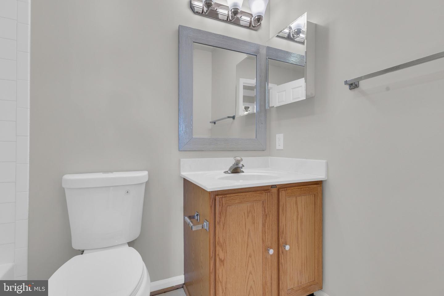 9392 Sewall Ave Property Photo 21