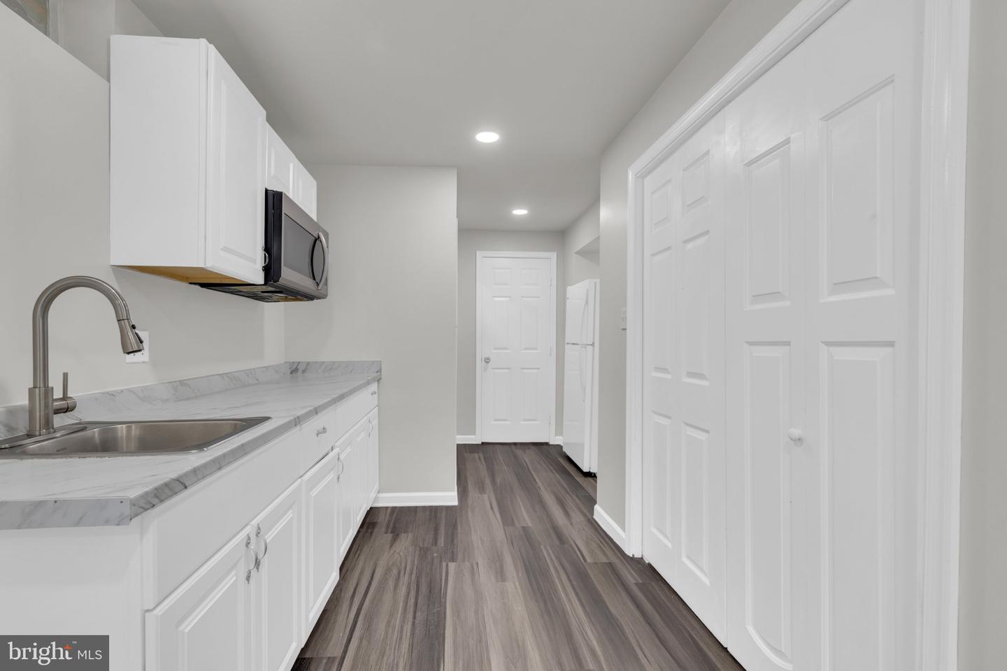 9392 Sewall Ave Property Photo 29