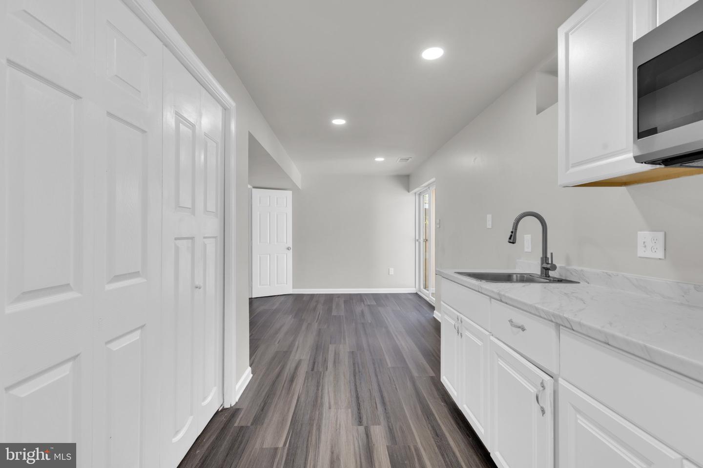 9392 Sewall Ave Property Photo 30