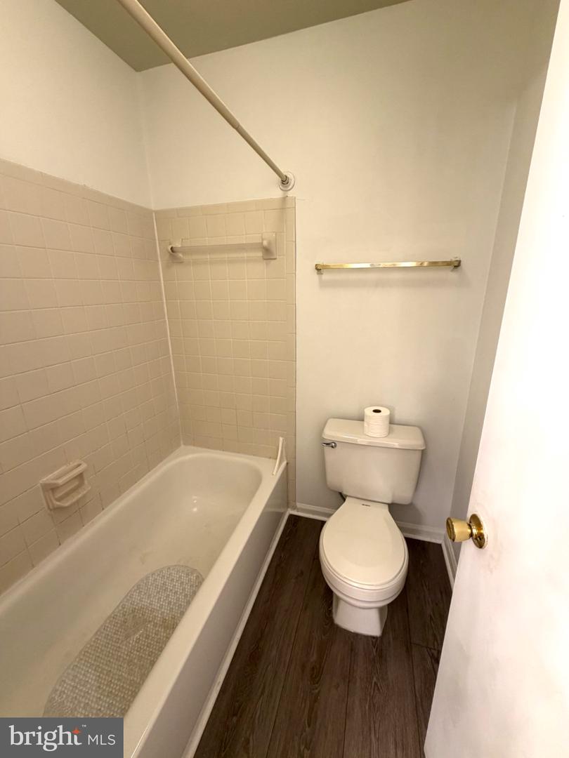 5869 Rowanberry Dr #a 32 Property Photo 19