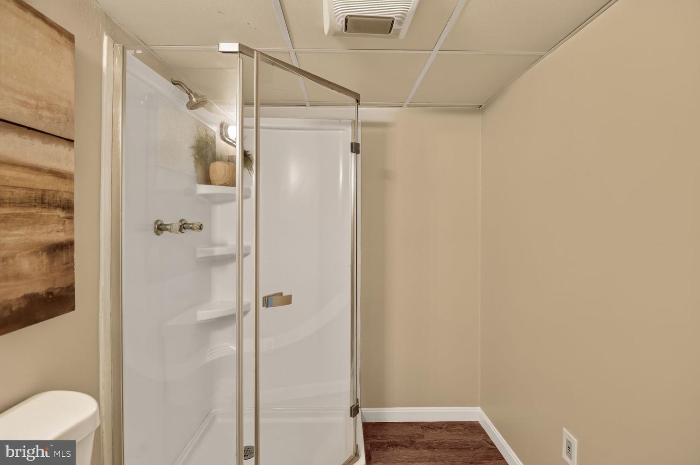 6353 Euclid Ave Property Photo 22