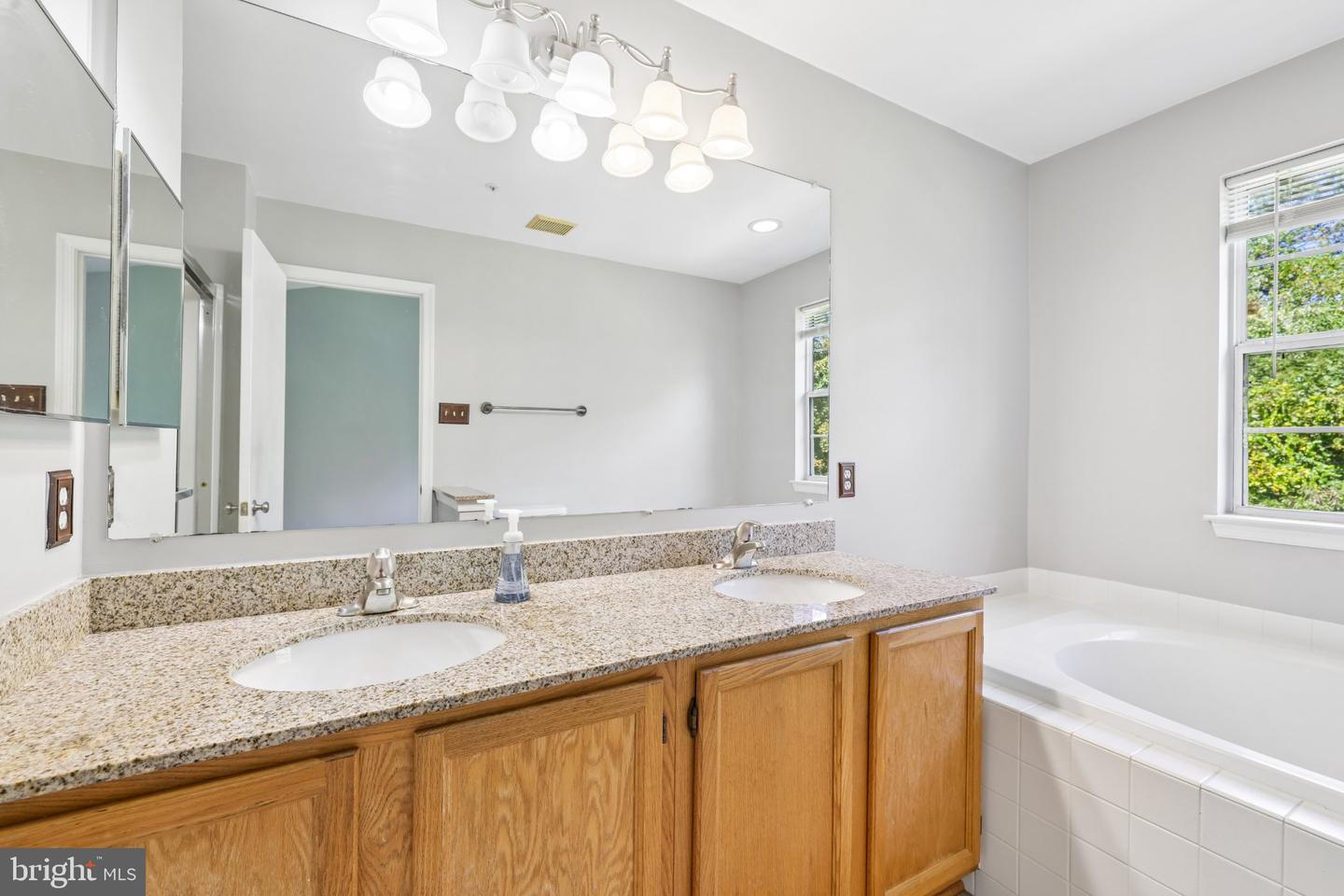 6175 Silver Arrows Way Property Photo 5
