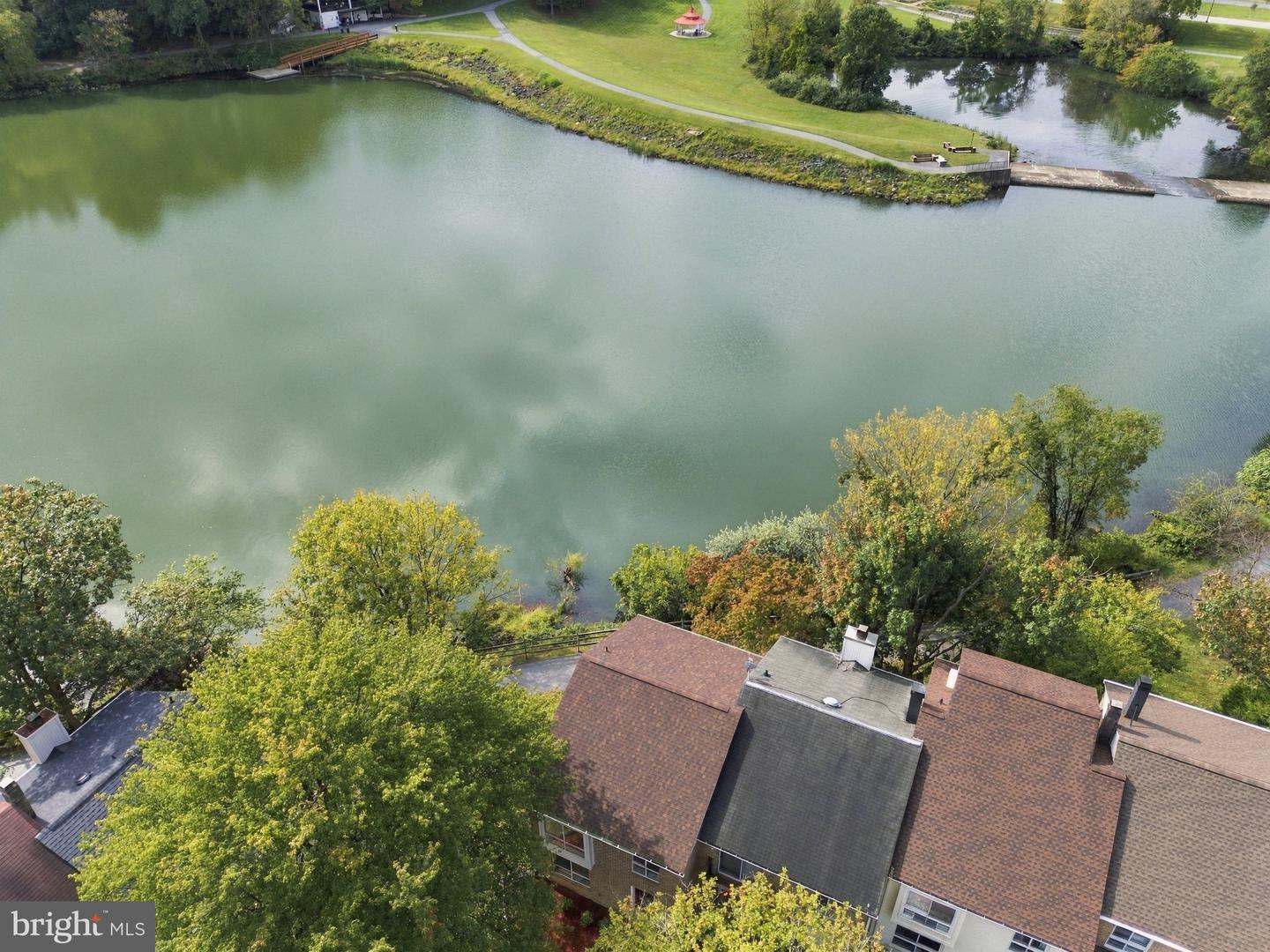 7262 DOCKSIDE LN Property Photo 1