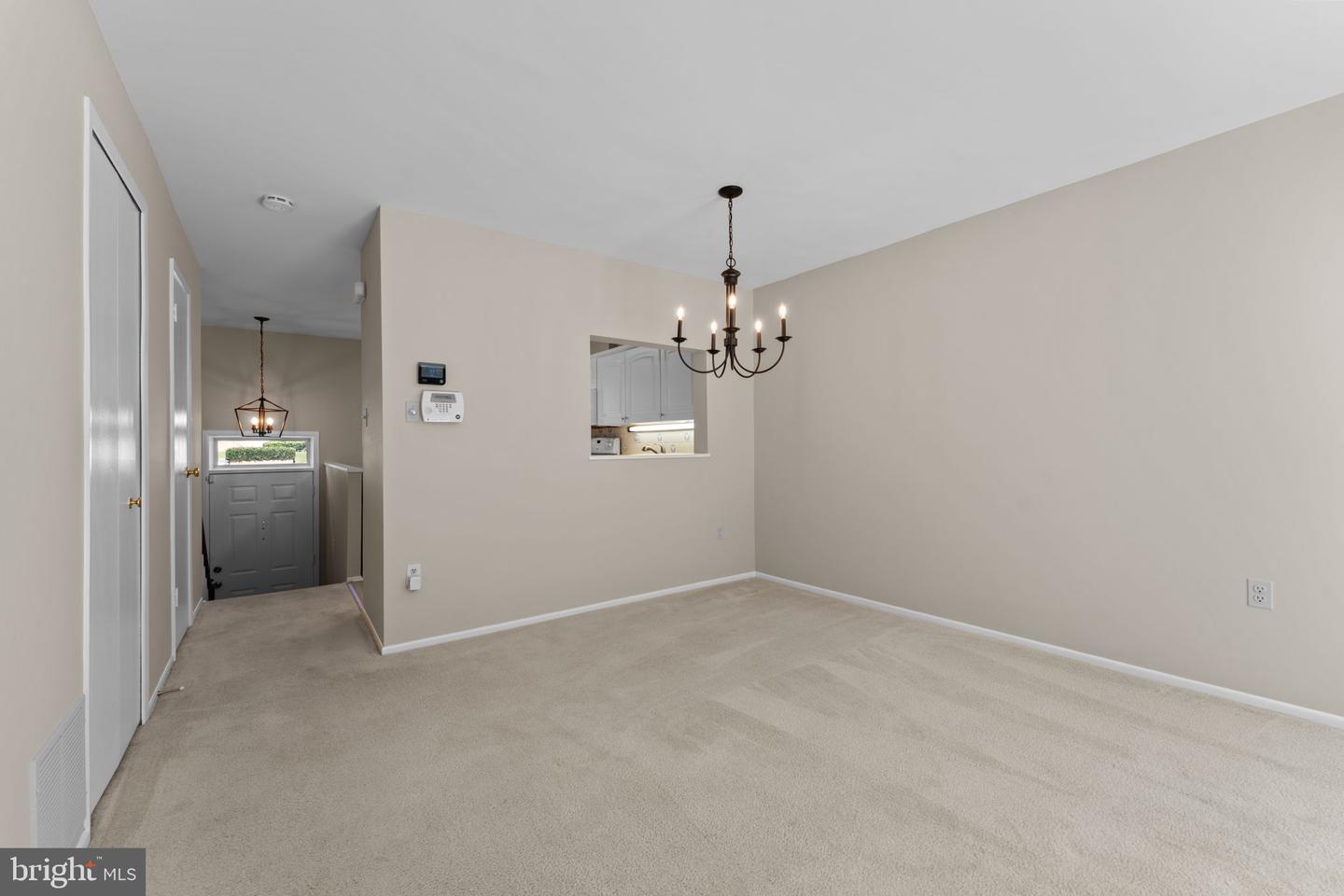 9707 Early Spring Way Property Photo 4