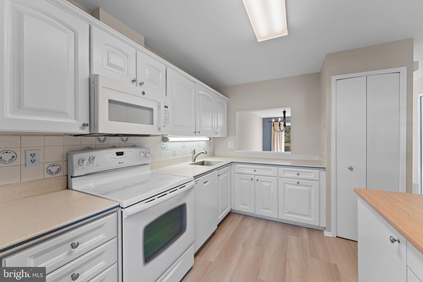 9707 Early Spring Way Property Photo 8