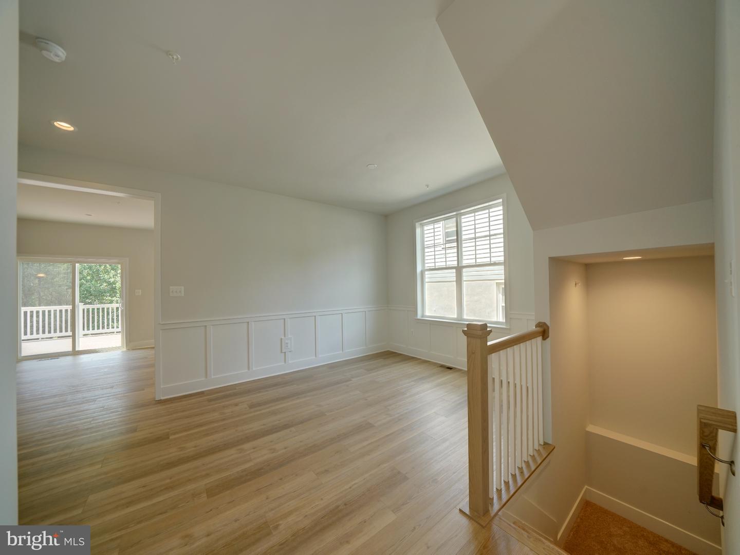 9429 Fairview Ave Property Photo 3