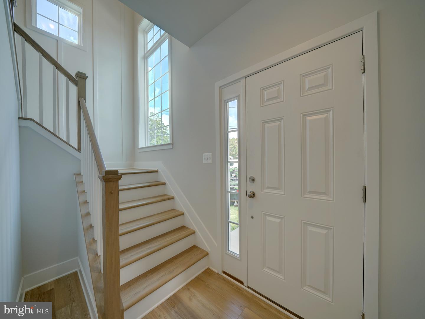 9429 Fairview Ave Property Photo 5