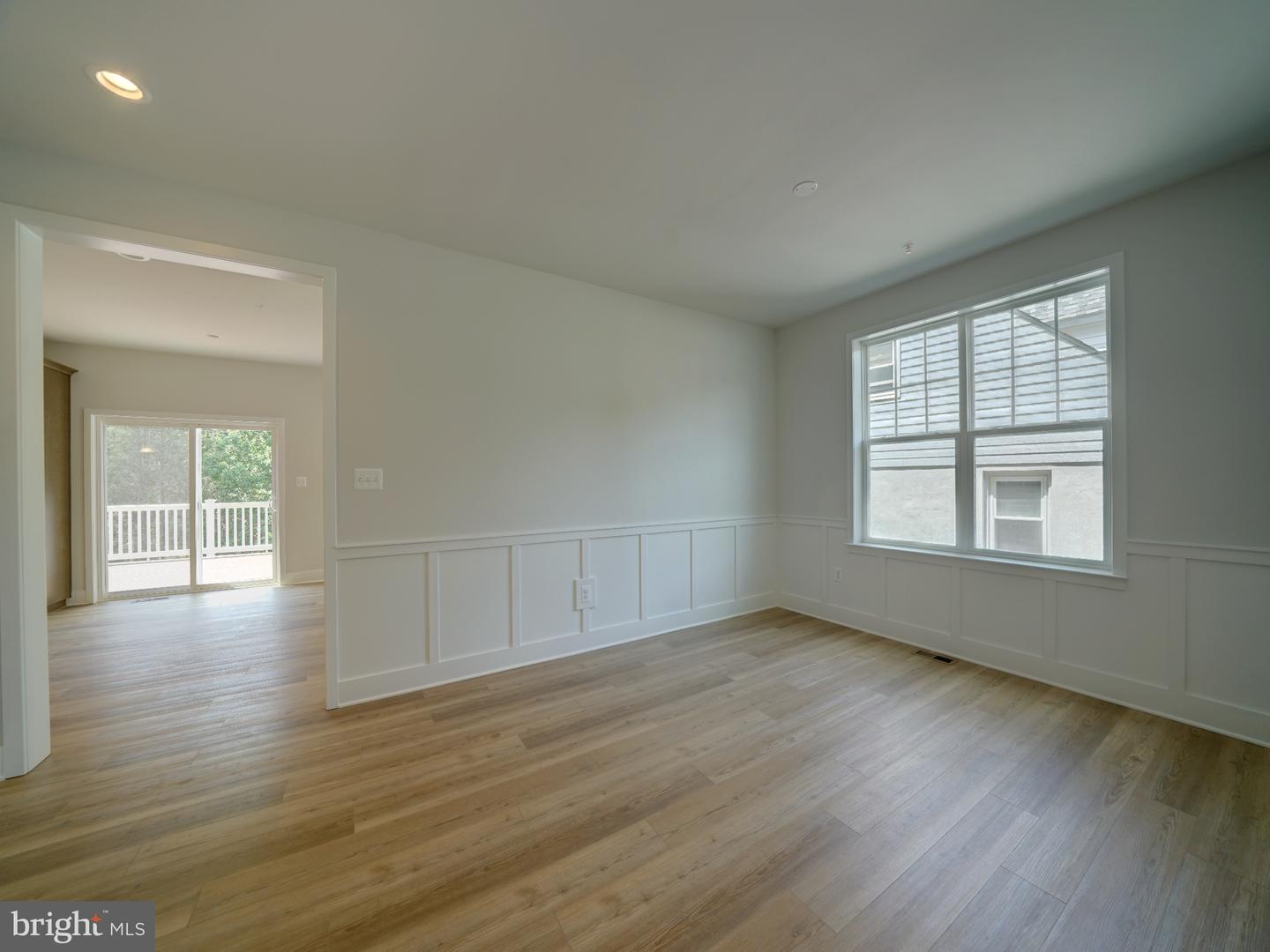 9429 Fairview Ave Property Photo 6