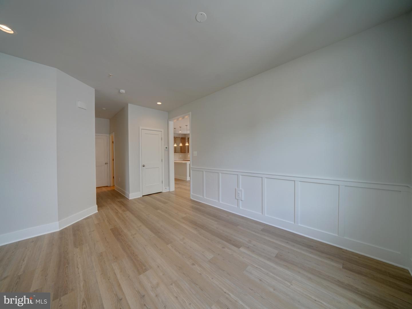 9429 Fairview Ave Property Photo 7