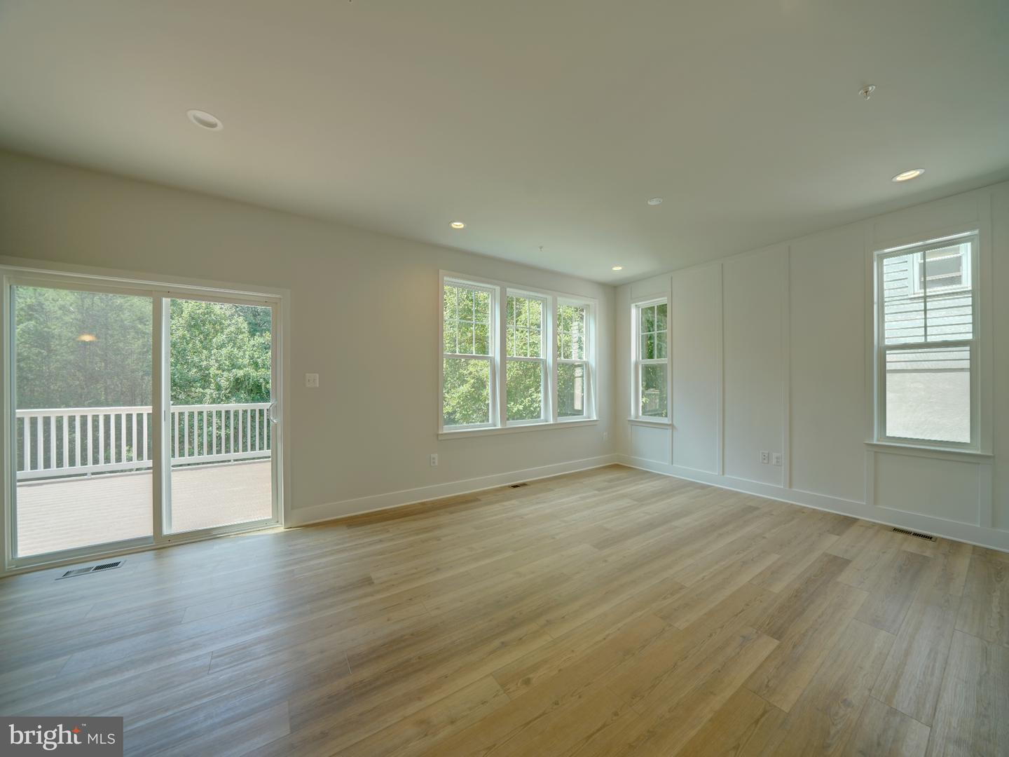 9429 Fairview Ave Property Photo 10