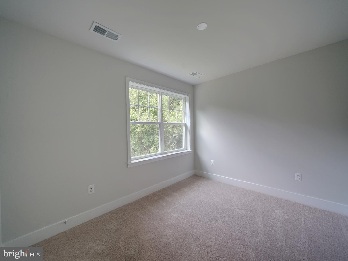 9429 Fairview Ave Property Photo 31