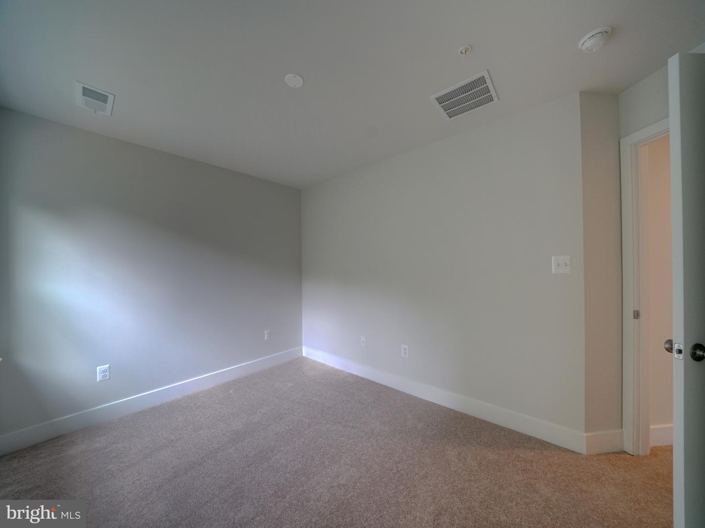 9429 Fairview Ave Property Photo 34