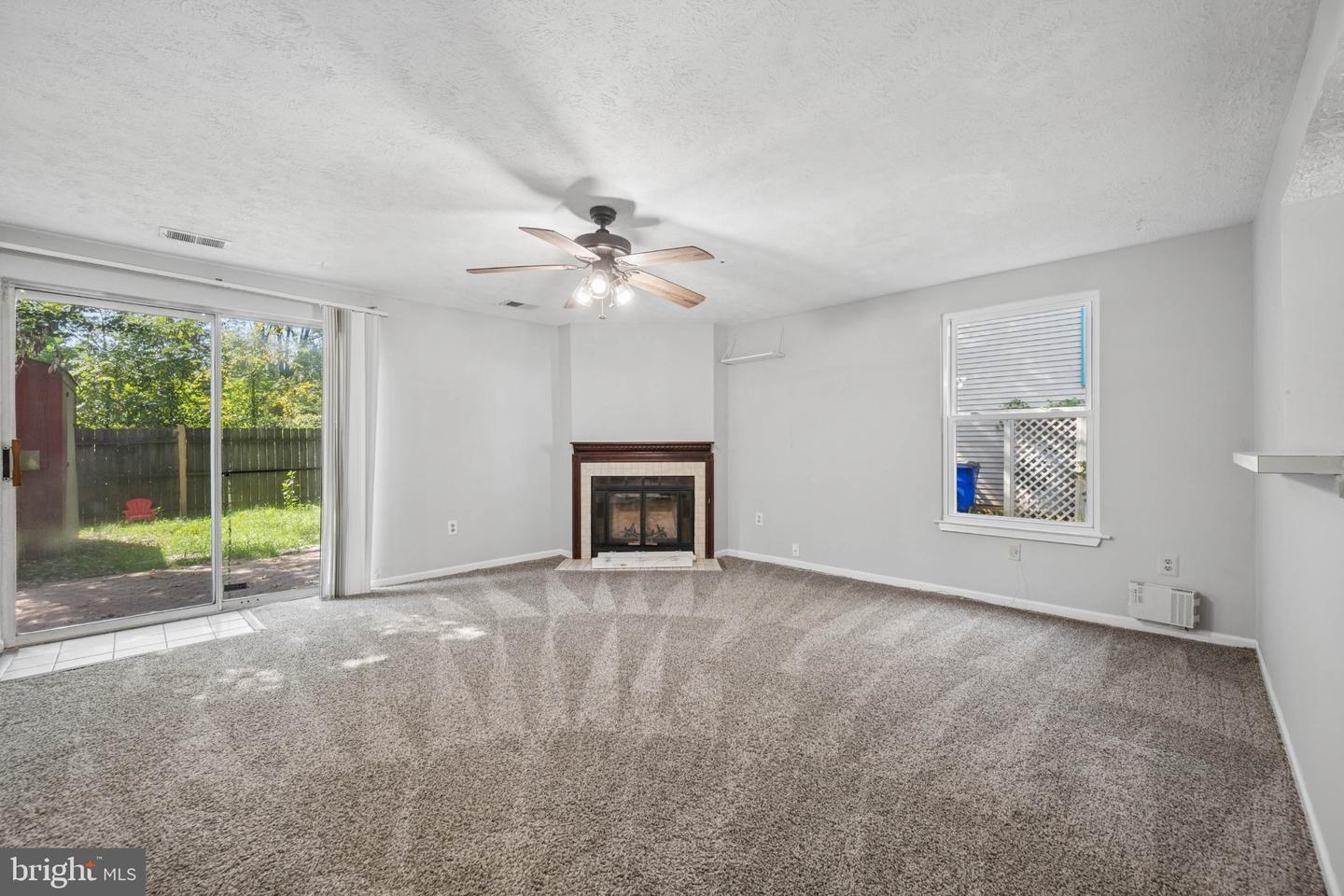 9547 Quarry Bridge Ct Property Photo 4