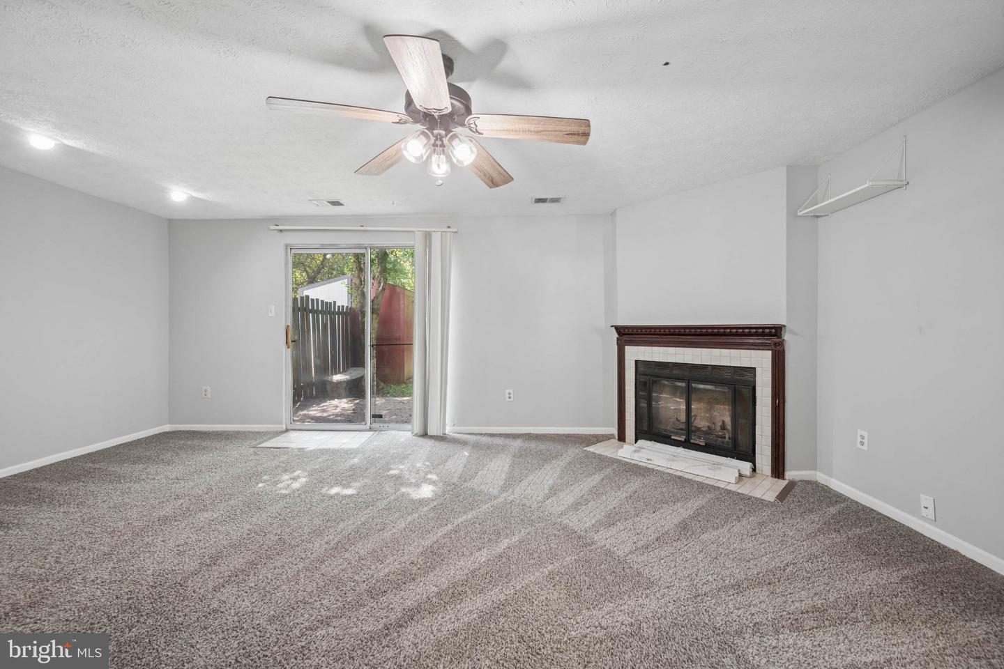 9547 Quarry Bridge Ct Property Photo 5