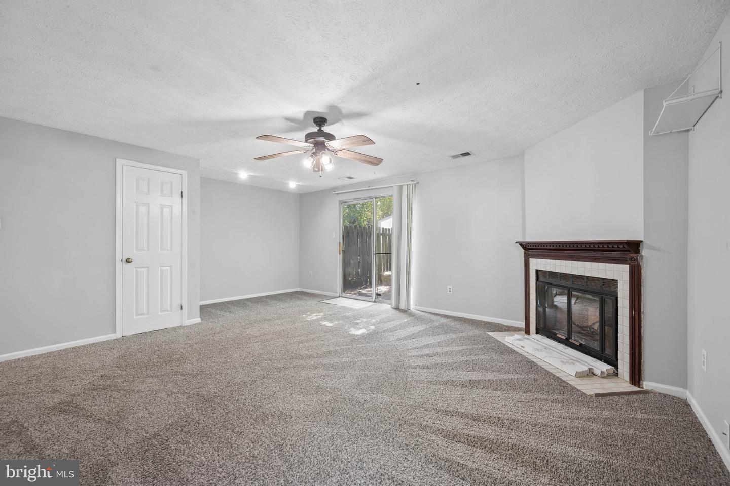 9547 Quarry Bridge Ct Property Photo 6