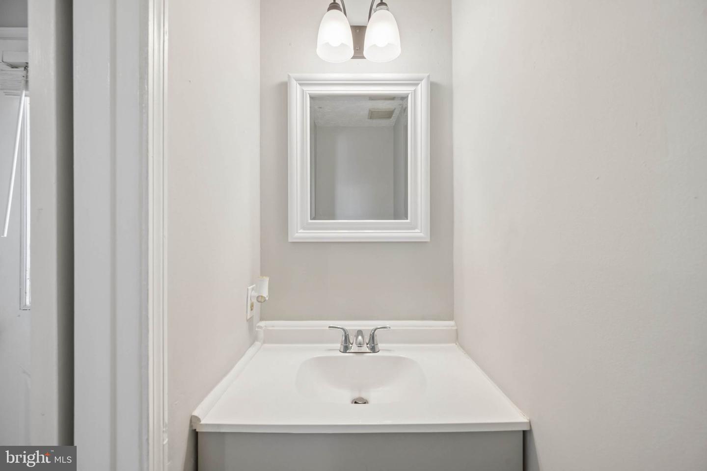9547 Quarry Bridge Ct Property Photo 10