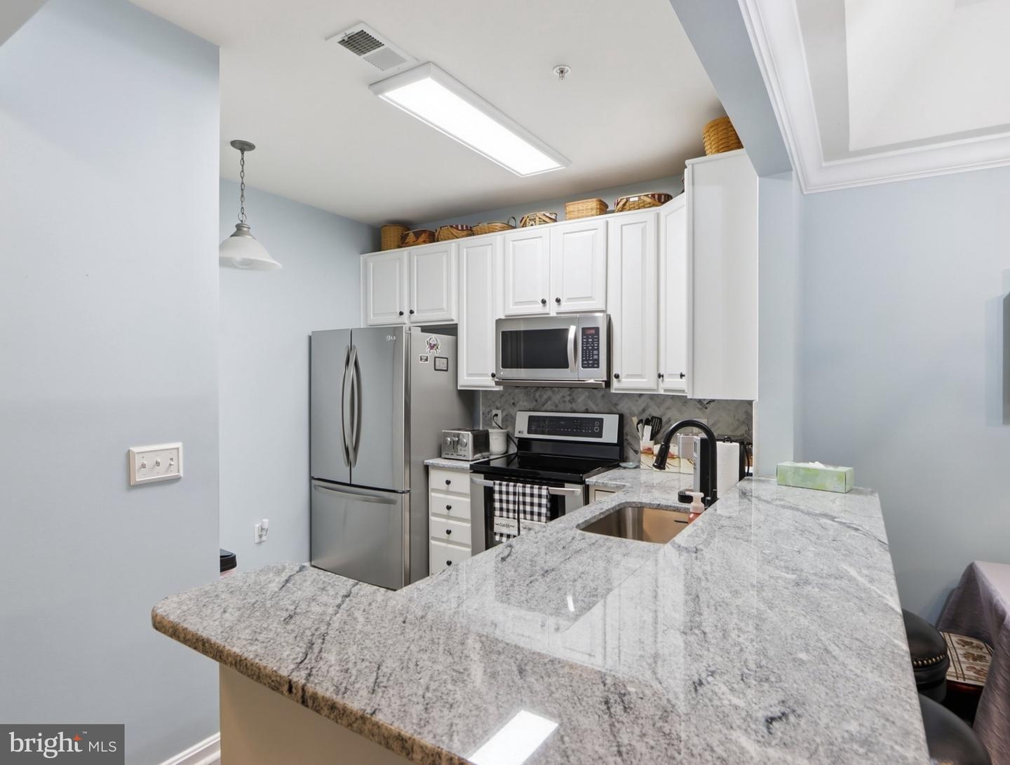 6150 Shadywood Rd #301 Property Photo 11