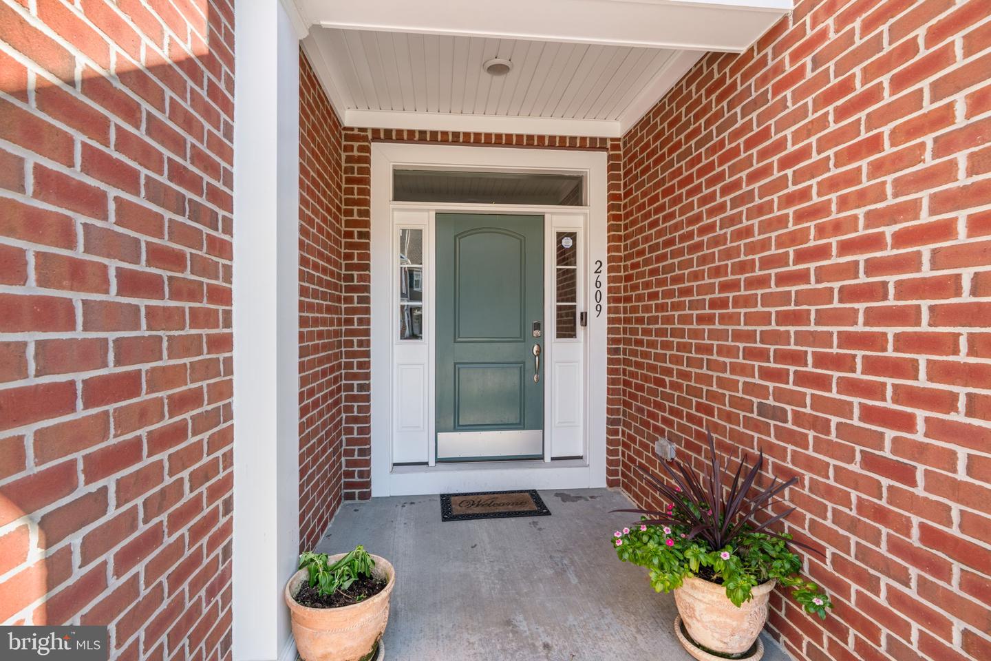 2609 Vardon Ln Property Photo 2