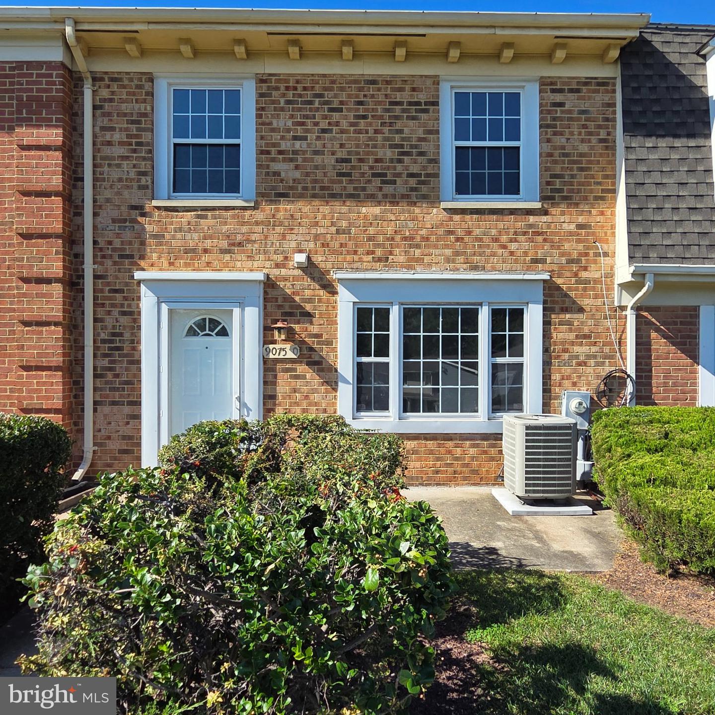 9075 LAUREL RD #O Property Photo 1