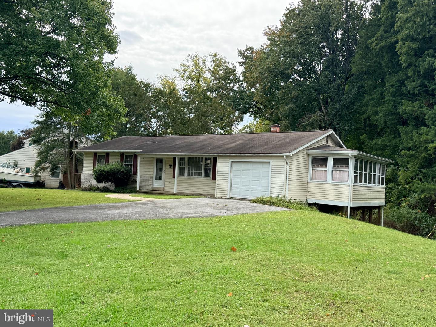 2814 Southview Rd Property Photo 2