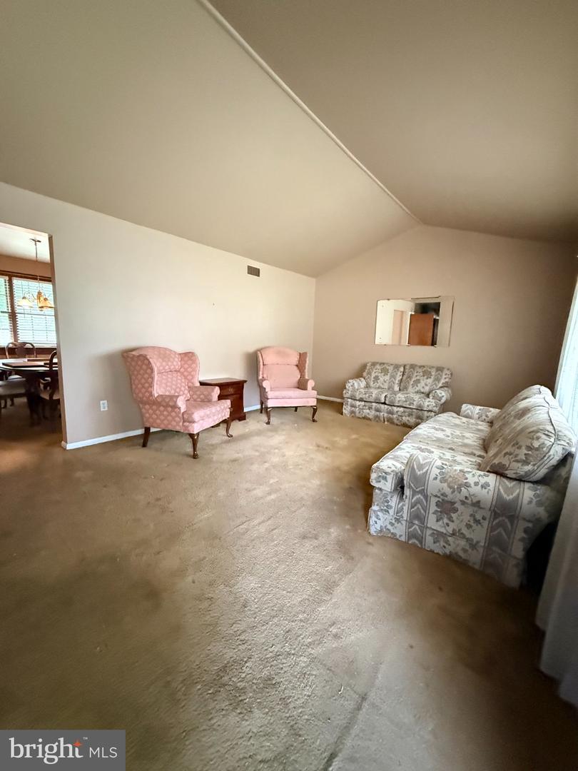 2814 Southview Rd Property Photo 3
