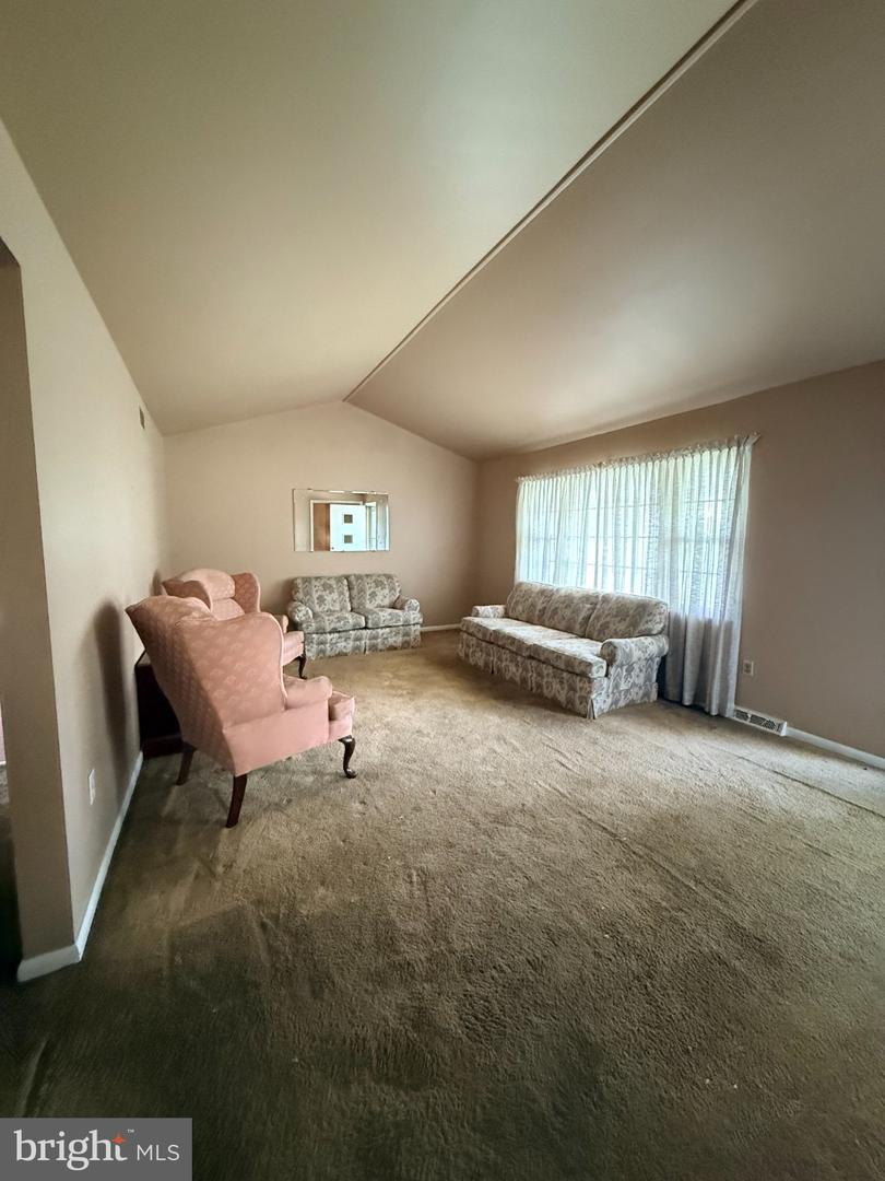 2814 Southview Rd Property Photo 4