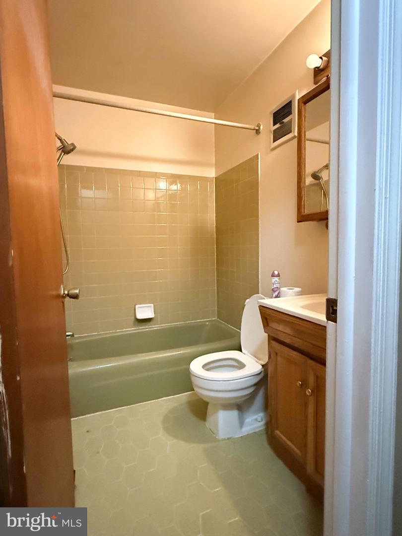 2814 Southview Rd Property Photo 12