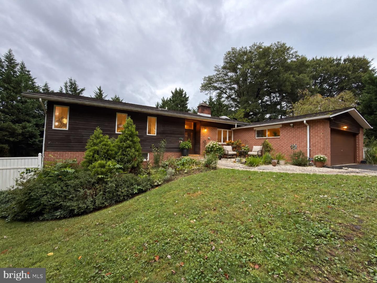 5106 PENFIELD RD W Property Photo 1