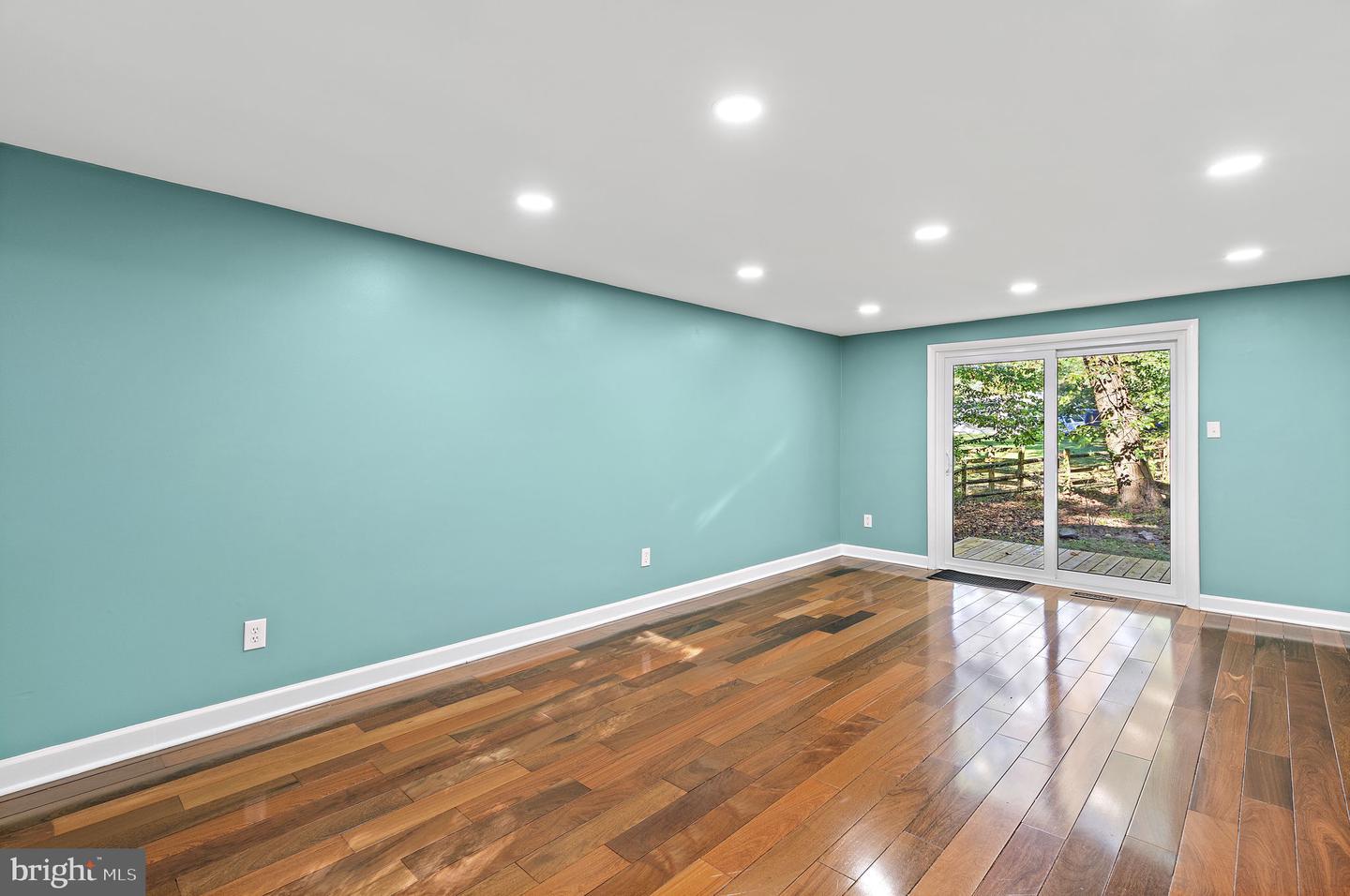 10384 Launcelot Ln Property Photo 7