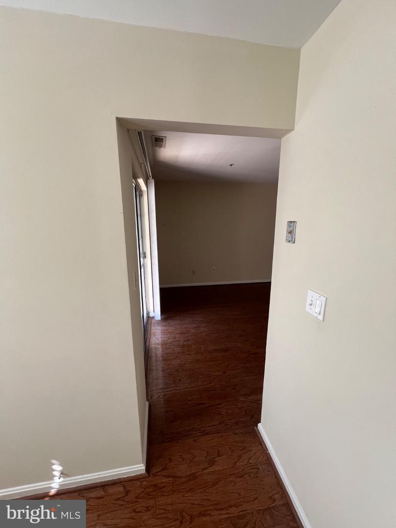 8330 Montgomery Run Rd #e Property Photo 7