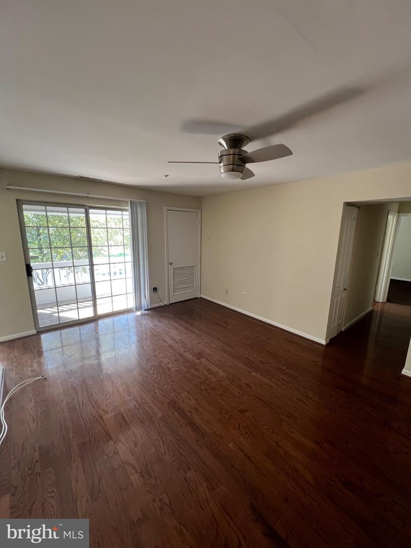 8330 Montgomery Run Rd #e Property Photo 9