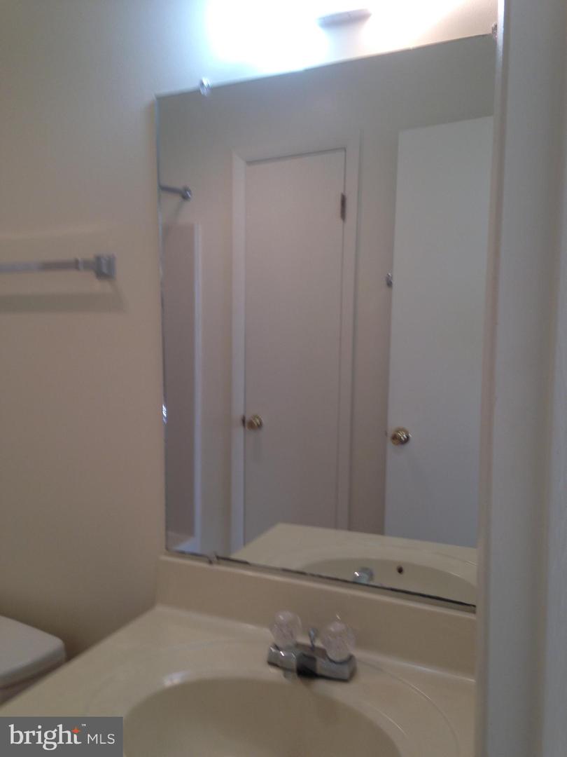 101 Morgnec Rd Property Photo 5