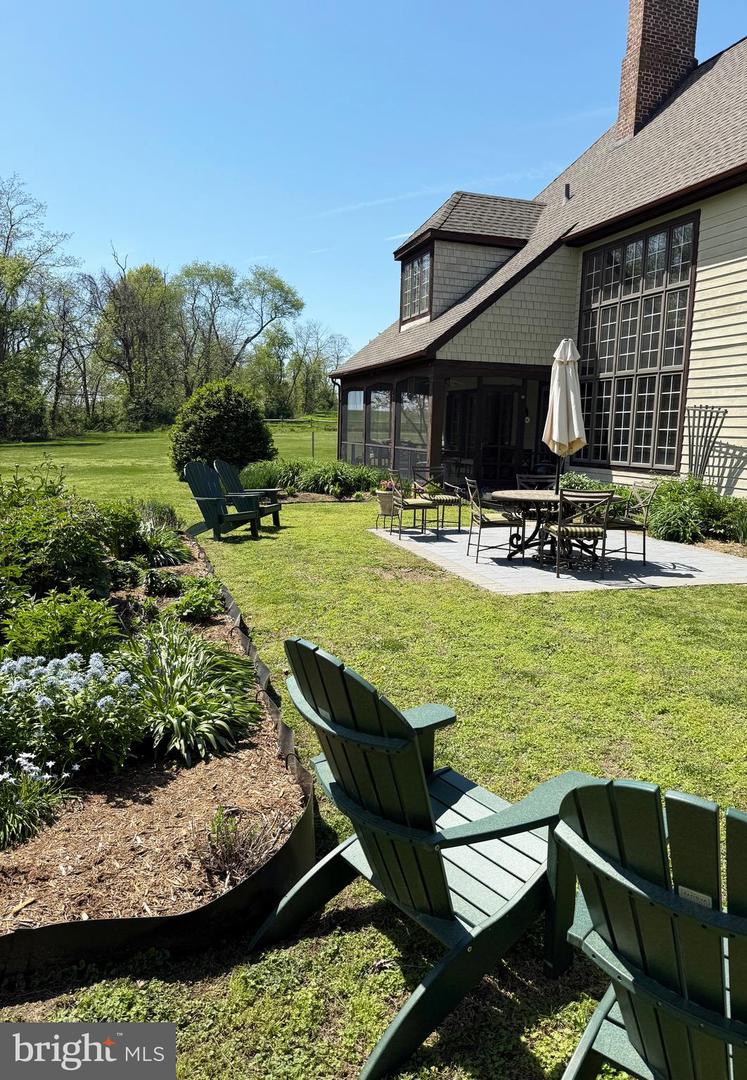 24576 Langford Rd Property Photo 12