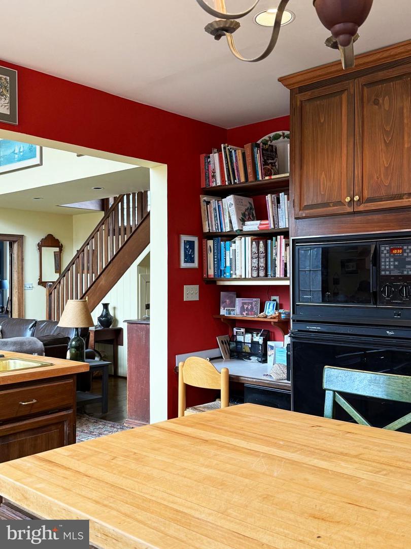 24576 Langford Rd Property Photo 44