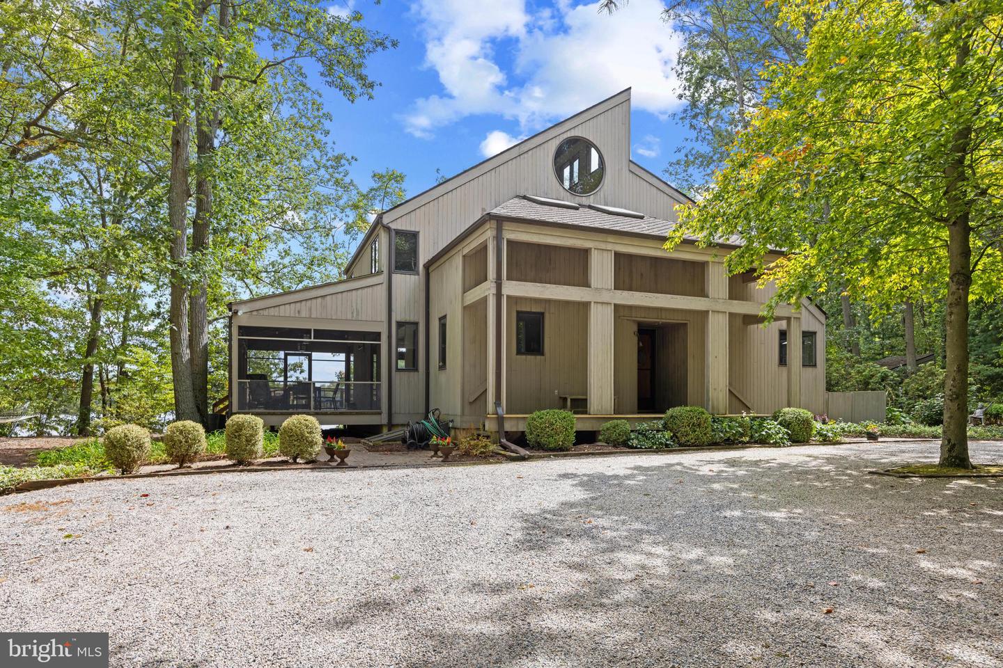 6581 Elizabeths Ln Property Photo 2