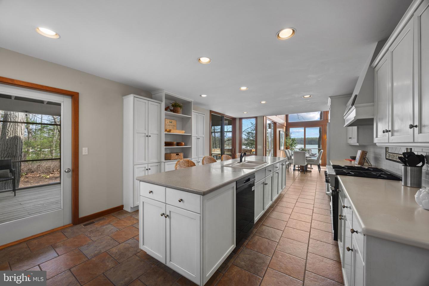 6581 Elizabeths Ln Property Photo 16