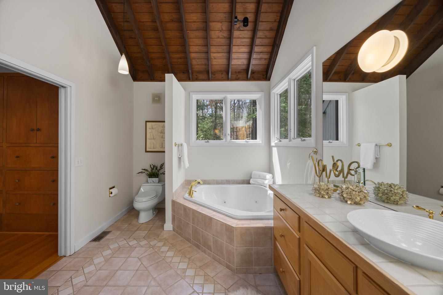 6581 Elizabeths Ln Property Photo 29