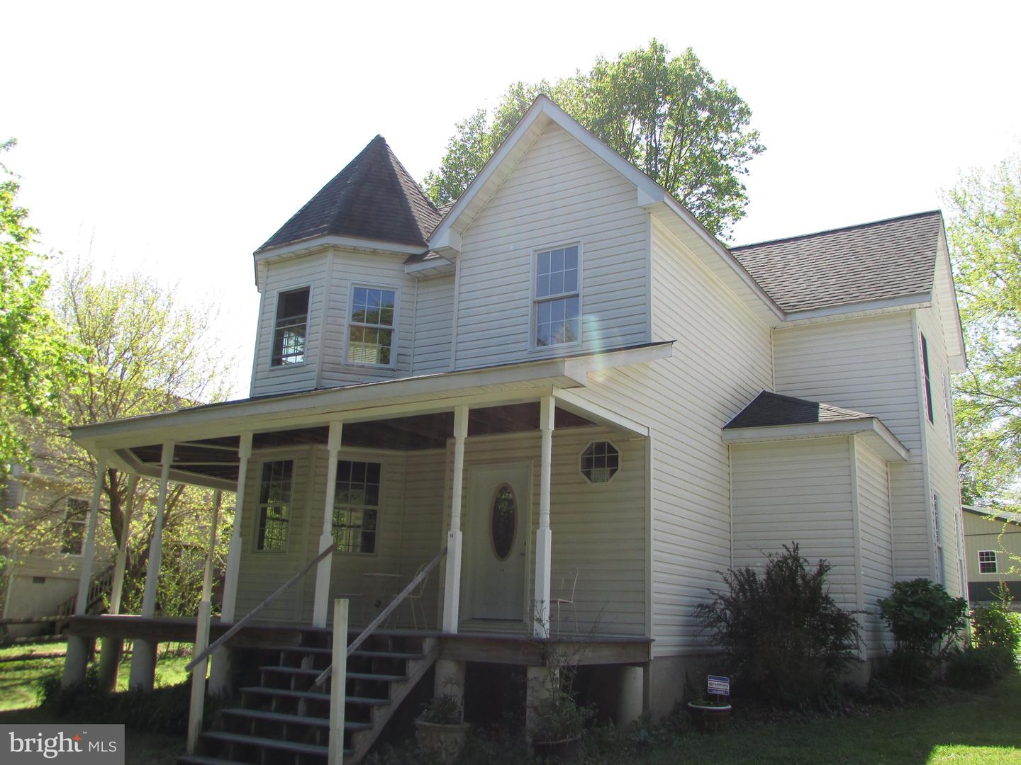 14 Third Ave Property Photo 4