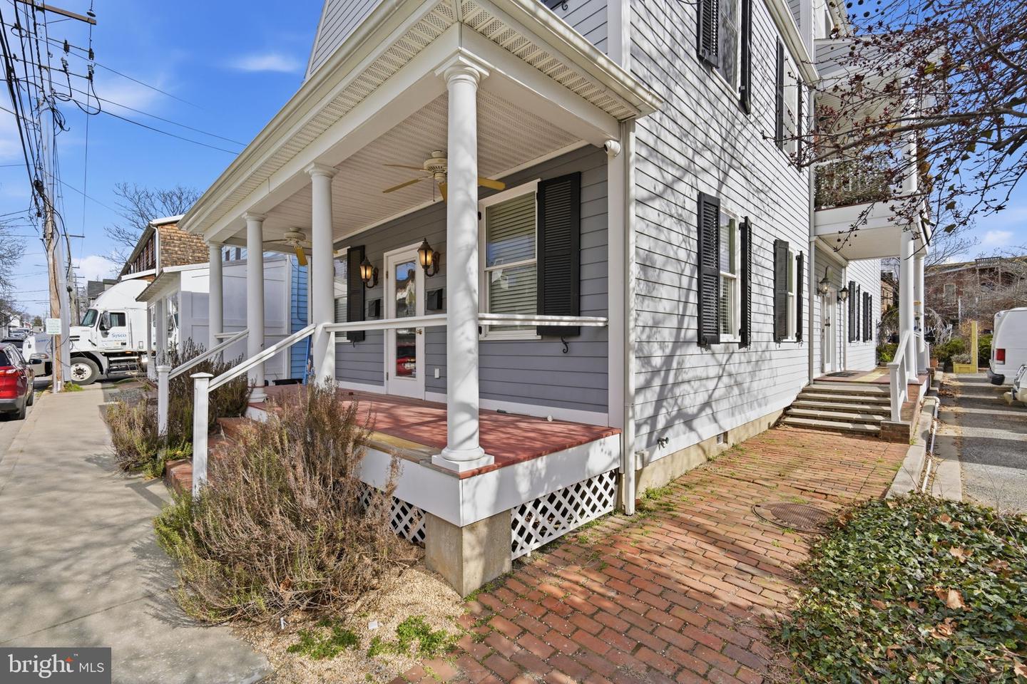 327 Cannon St Property Photo 4
