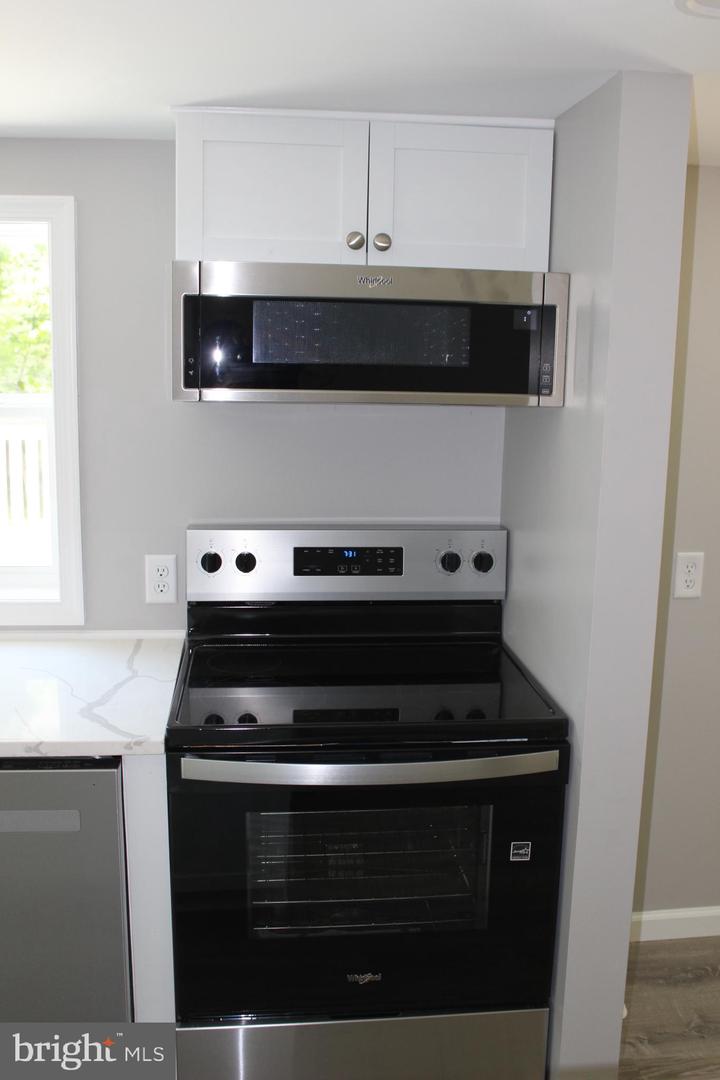 21232 Rock Hall Ave Property Photo 8